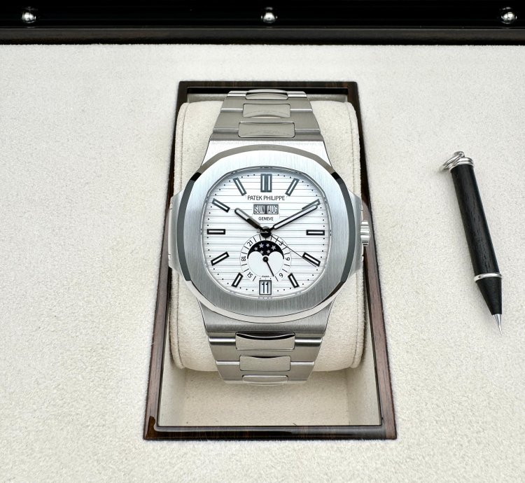 Patek Philippe Nautilus Annual Calendar 40 5mm Steel