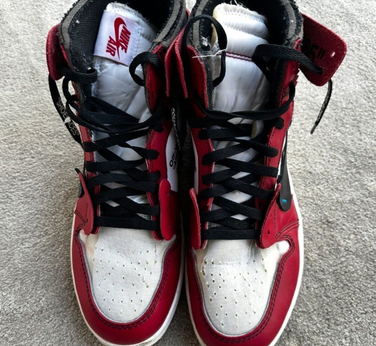 Chicago Jordan 1 Off-white