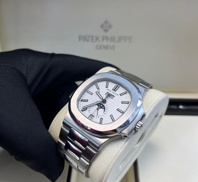 Patek Philippe Nautilus Annual Calendar 5726 1a-010