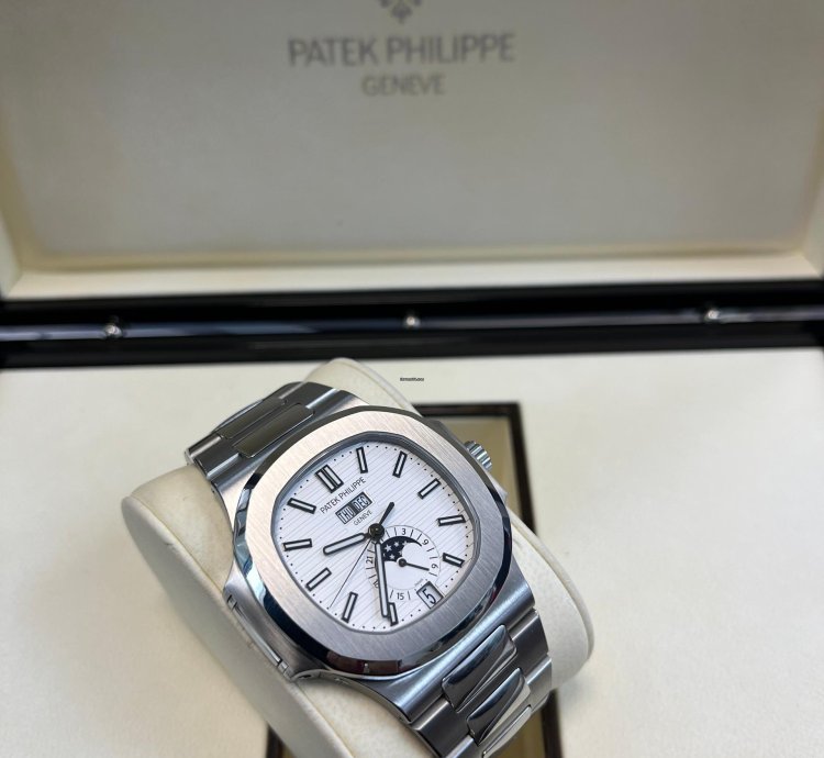 Patek Philippe Nautilus Annual Calendar 5726 1a-010