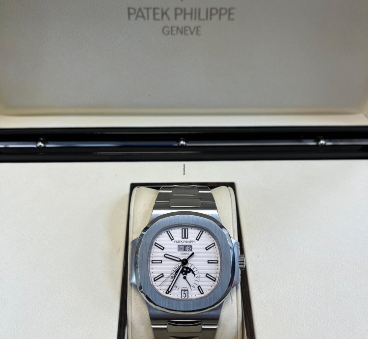 Patek Philippe Nautilus Annual Calendar 5726 1a-010