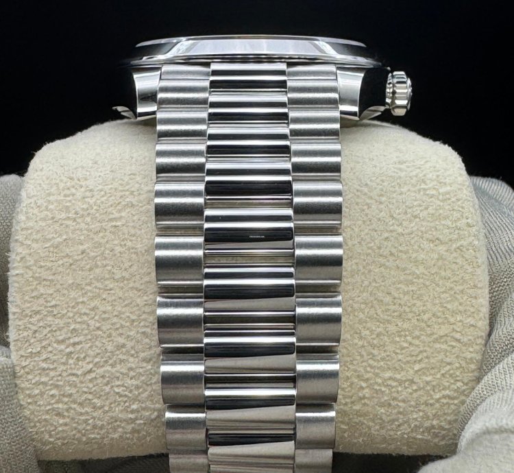 Rolex Day-date 40 Ice Blue Roman Dial