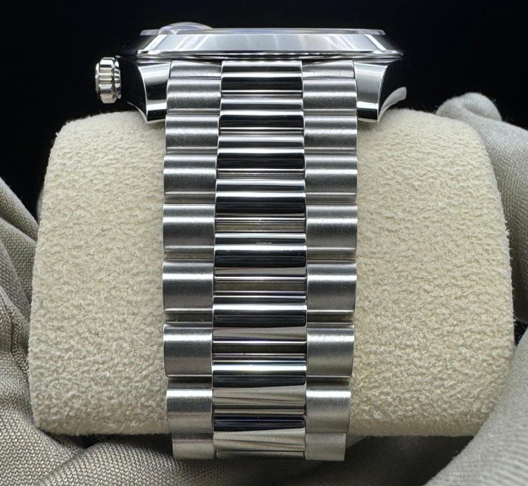 Rolex Day-date 40 Ice Blue Roman Dial