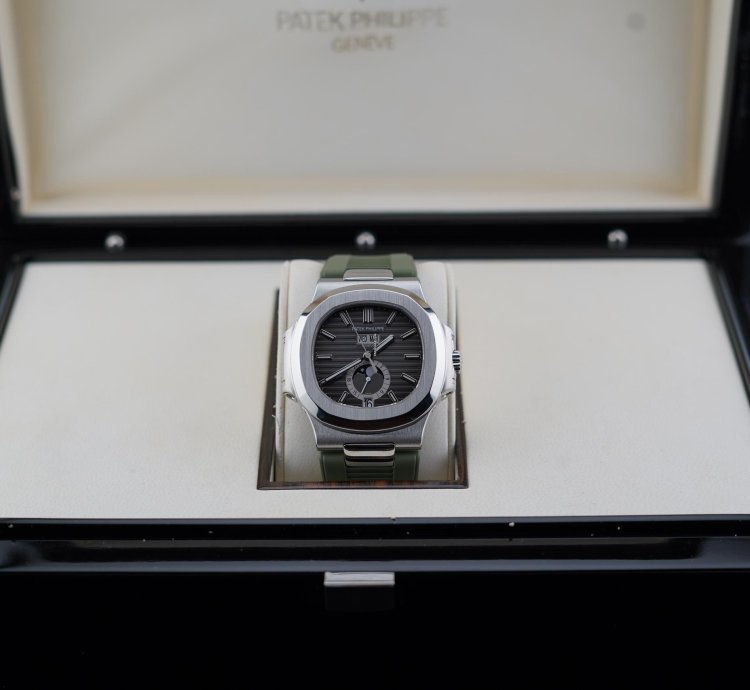 Patek Philippe Nautilus Annual Calendar 5726a