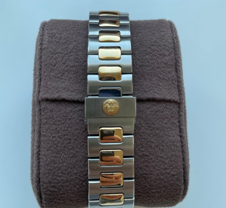 Patek Philippe Nautilus Best Condition - Like New Box And Extract Papers
