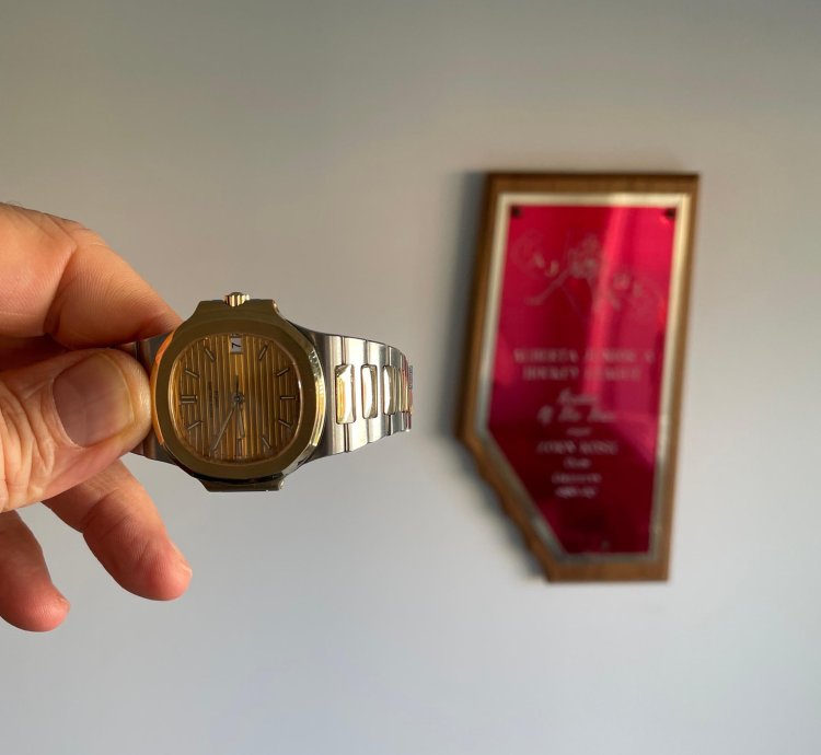 Patek Philippe Nautilus Best Condition - Like New Box And Extract Papers