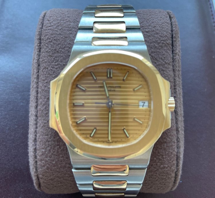 Patek Philippe Nautilus Best Condition - Like New Box And Extract Papers