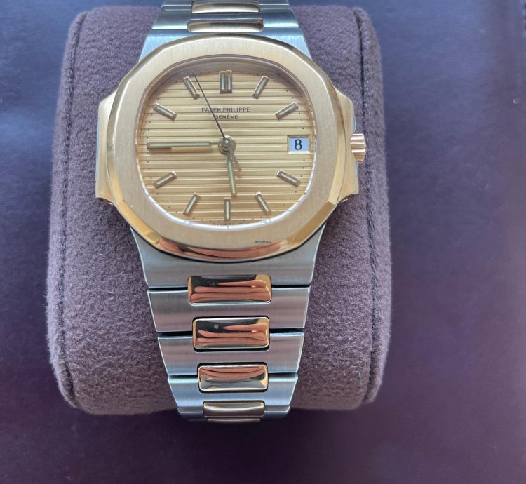 Patek Philippe Nautilus Best Condition - Like New Box And Extract Papers