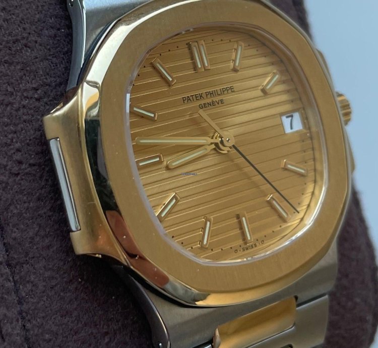 Patek Philippe Nautilus Best Condition - Like New Box And Extract Papers