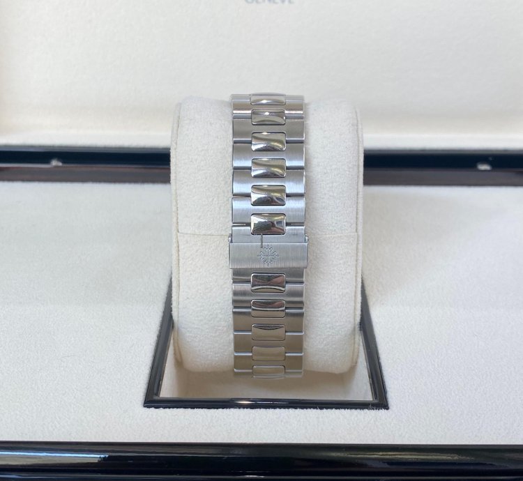 Patek Philippe Nautilus Blue 5711 1a-010