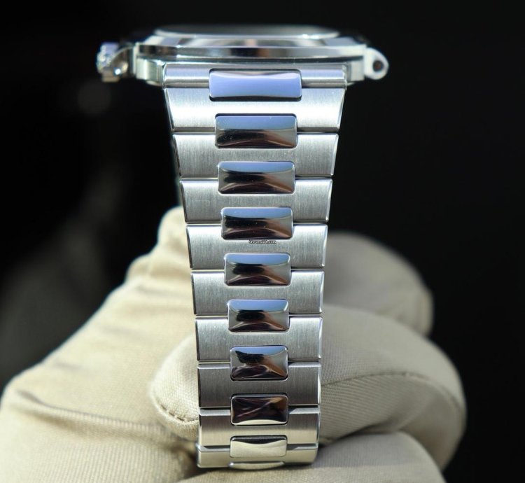 Patek Philippe Nautilus Blue Dial 5711 1a