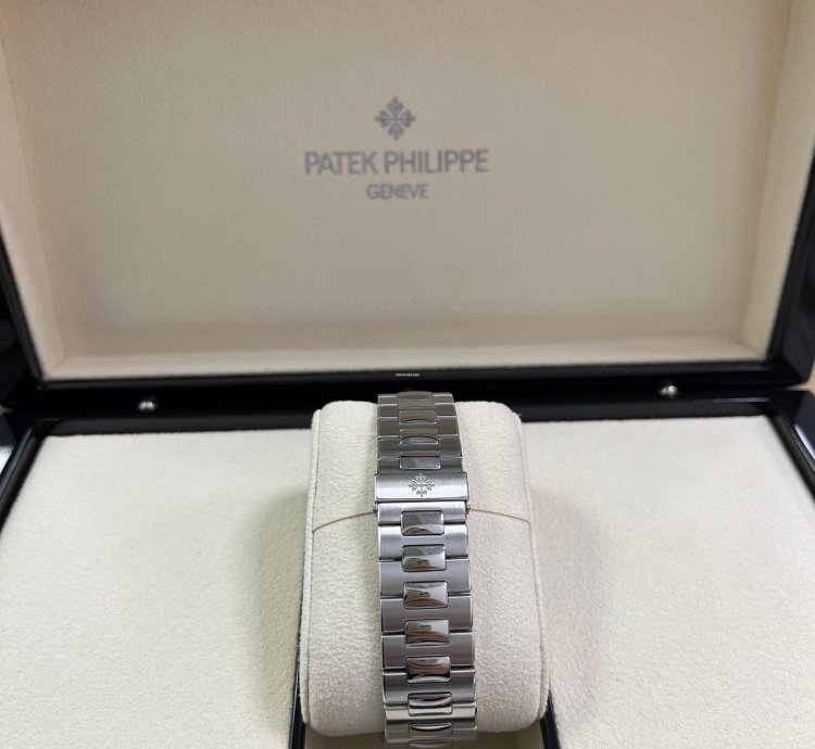 Patek Philippe Nautilus Blue Dial 5711 1a-010