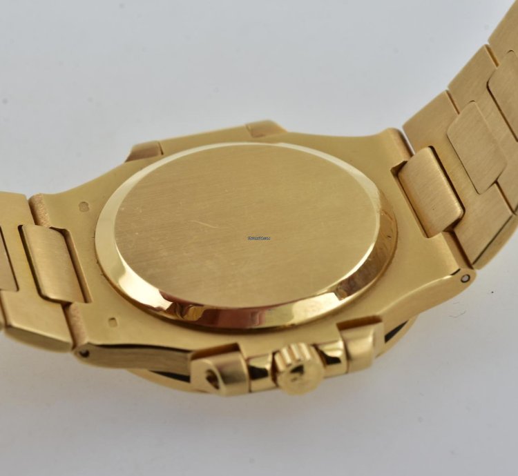 Patek Philippe Nautilus Blue Diamond Dial 18k Yellow Gold 3800 Service 11 2023 3800 1j