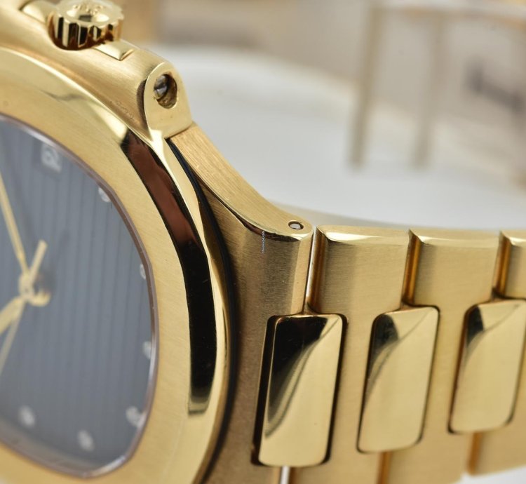 Patek Philippe Nautilus Blue Diamond Dial 18k Yellow Gold 3800 Service 11 2023 3800 1j