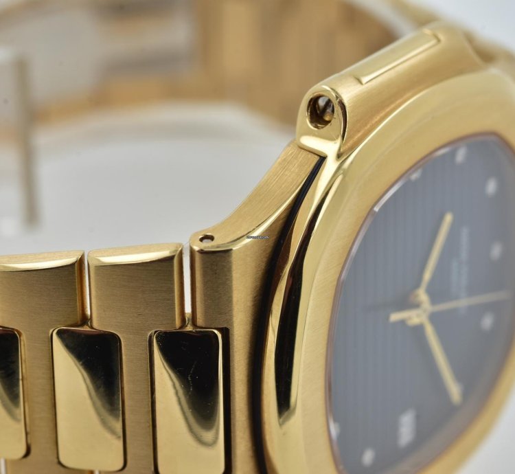 Patek Philippe Nautilus Blue Diamond Dial 18k Yellow Gold 3800 Service 11 2023 3800 1j