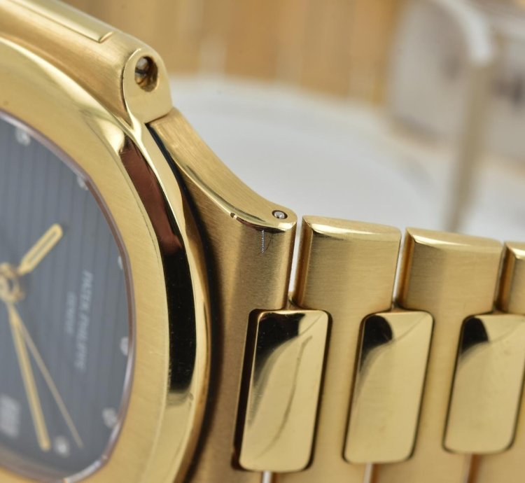 Patek Philippe Nautilus Blue Diamond Dial 18k Yellow Gold 3800 Service 11 2023 3800 1j