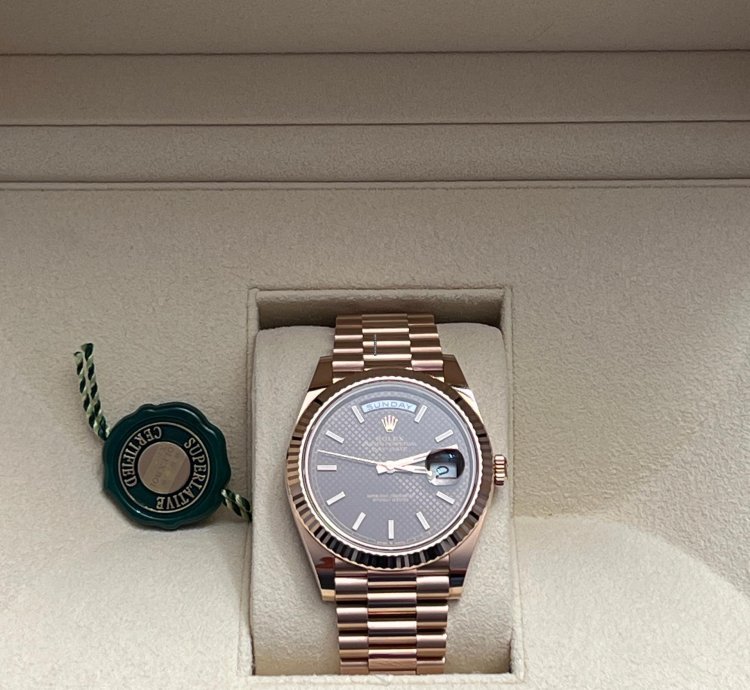 Rolex Day-date 40 Mint As New Condution Full Set Factory Warranty