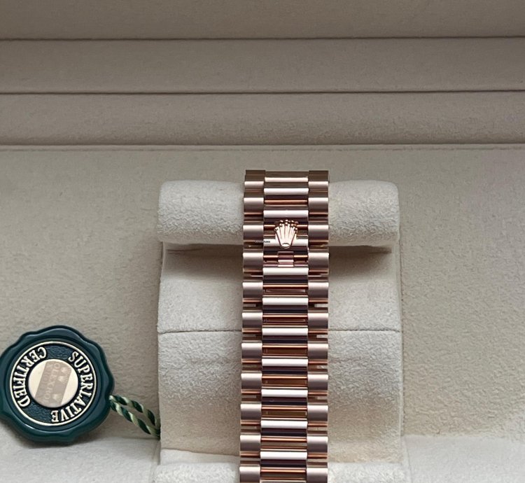 Rolex Day-date 40 Mint As New Condution Full Set Factory Warranty