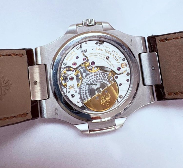 Patek Philippe Nautilus Blue Diamond Dial 5724g-001