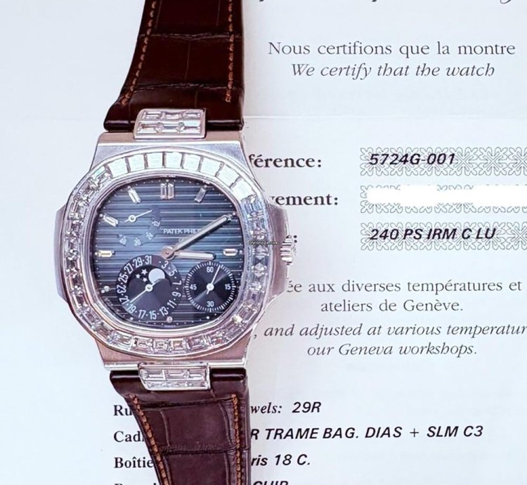 Patek Philippe Nautilus Blue Diamond Dial 5724g-001