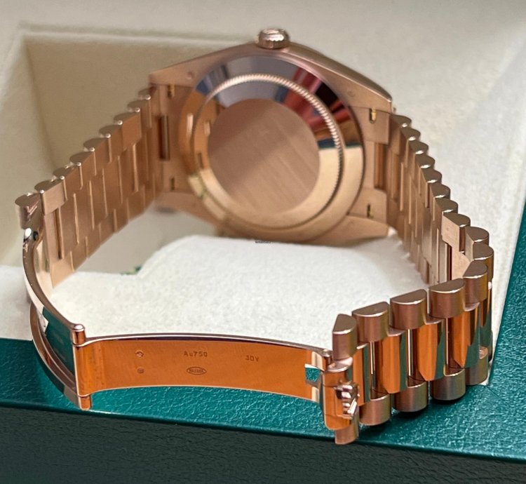 Rolex Day-date 40 Mint As New Condution Full Set Factory Warranty