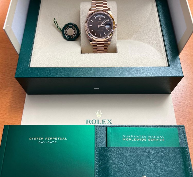 Rolex Day-date 40 Mint As New Condution Full Set Factory Warranty