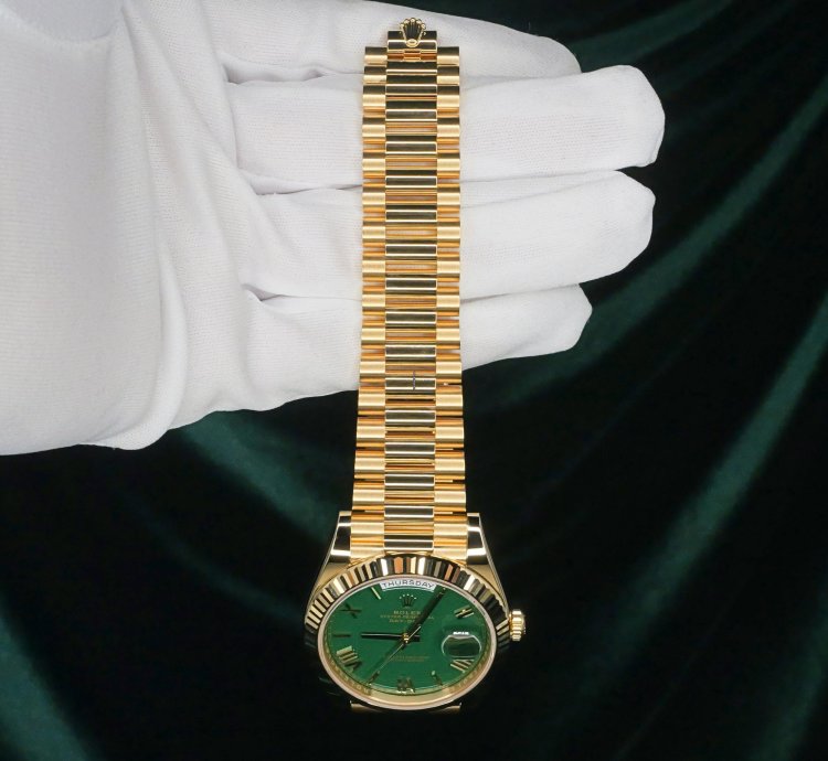 Rolex Day-date 40 Mint Complete Set Day Date Money Green Fluted Bezel Yellow Gold Presidential 228238