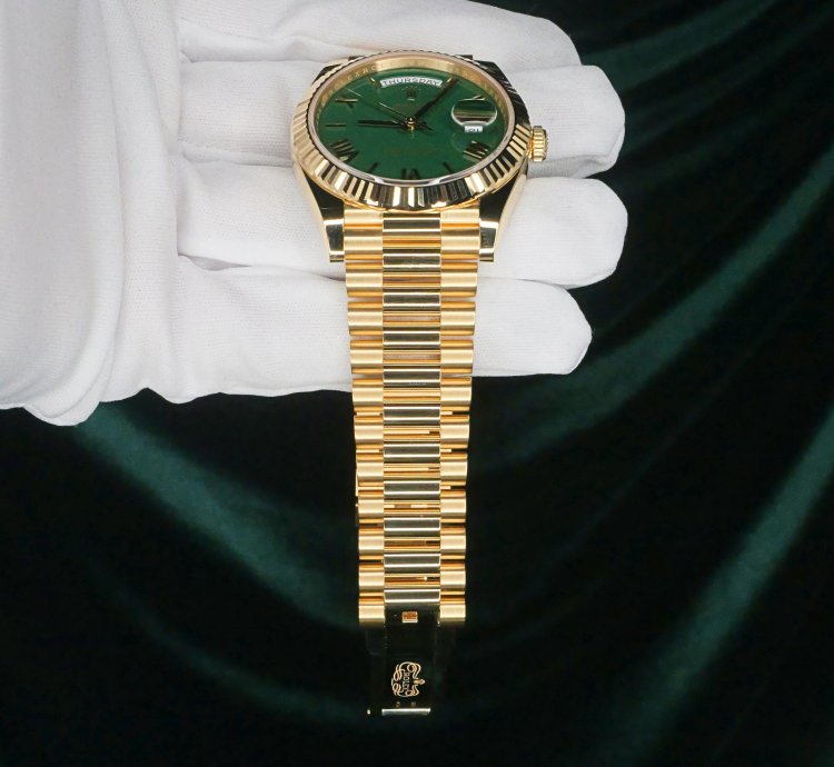 Rolex Day-date 40 Mint Complete Set Day Date Money Green Fluted Bezel Yellow Gold Presidential 228238