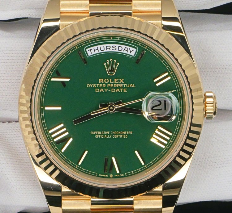 Rolex Day-date 40 Mint Complete Set Day Date Money Green Fluted Bezel Yellow Gold Presidential 228238