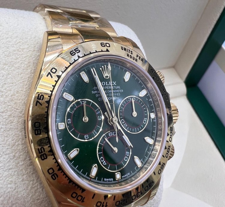 Rolex Daytona Green Dial Yellow Gold Discontinued