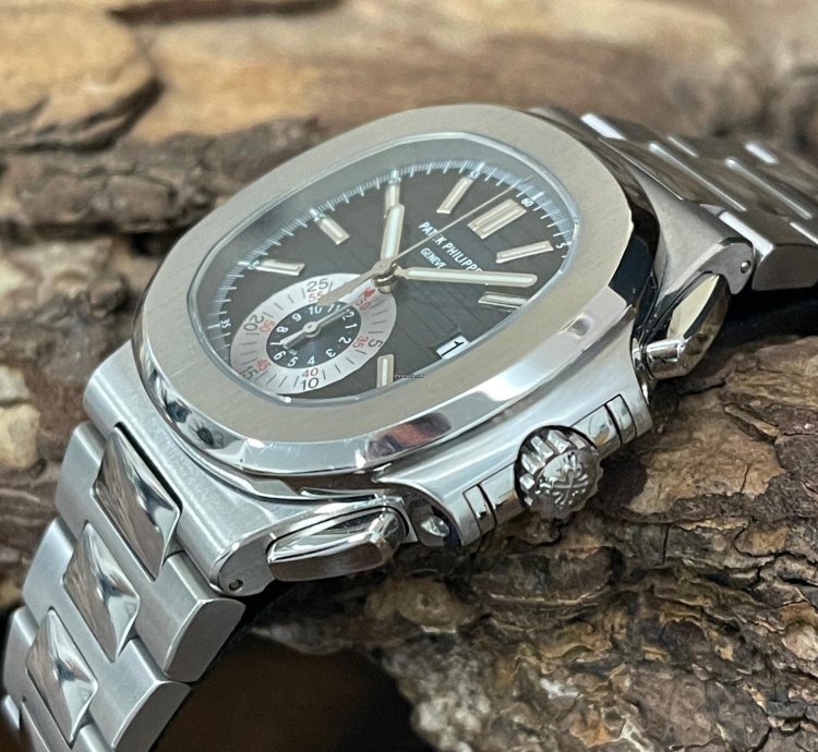 Patek Philippe Nautilus Chronograph - Ref 5980 1 - Full Set 2012 Lc100