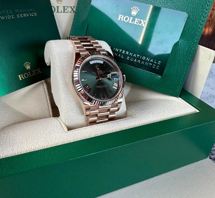 Rolex Day-date 40 Mm Olive Dial Rose Gold
