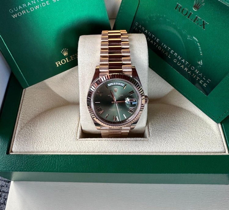 Rolex Day-date 40 Mm Olive Dial Rose Gold