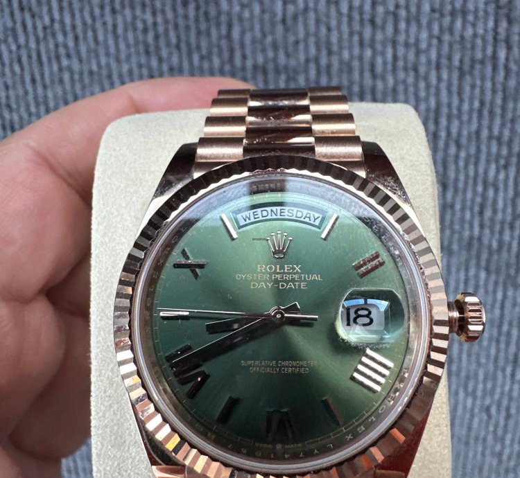 Rolex Day-date 40 Mm Olive Dial Rose Gold