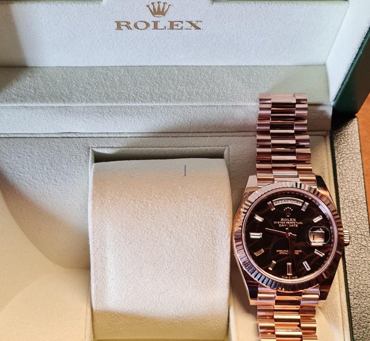 Rolex Day-date 40 Mm Rose Gold Eisenkiesel Dial