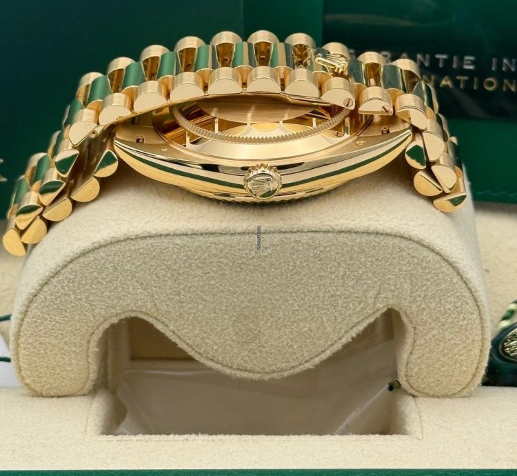 Rolex Day-date 40 Money Green Dial Unworn Full Set