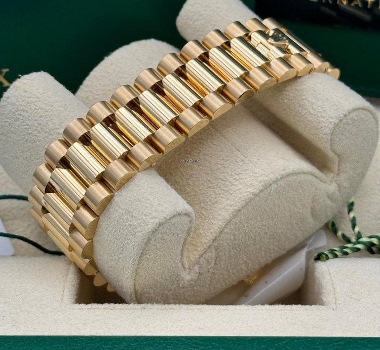 Rolex Day-date 40 Money Green Dial Unworn Full Set