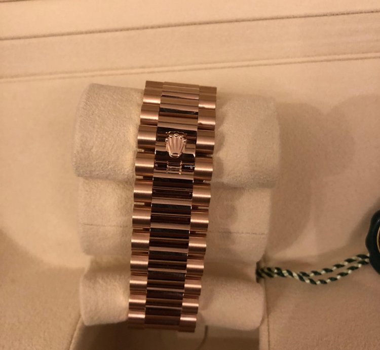 Rolex Day-date 40 Mother Of Pearl Baguette