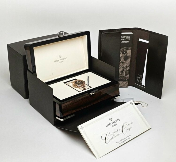 Patek Philippe Nautilus Chronograph 40 Rose Gold - Brown Choco 2016 Box Papers