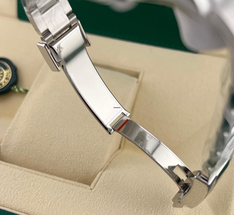 Rolex Daytona In Stock 2021 Daytona Ice Blue Baguette Index 116506 Platinum Oyster Bracelet