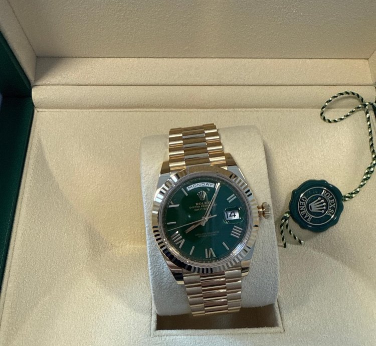 Rolex Day-date 40 New 04 25 Fullset Green Dial