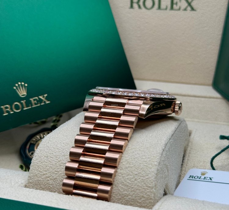 Rolex Day-date 40 New 2022 Sundust Pink Diamond Baguette Dial Diamond Bezel Rose Gold President
