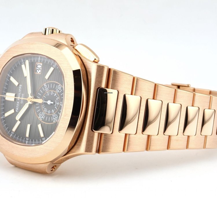Patek Philippe Nautilus Chronograph In 18k Rose Gold - With Box And Papers