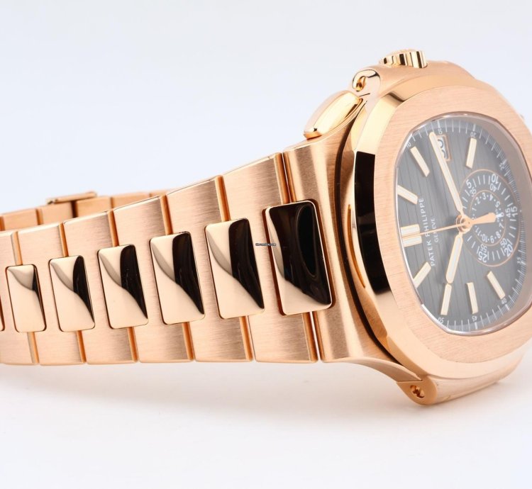 Patek Philippe Nautilus Chronograph In 18k Rose Gold - With Box And Papers