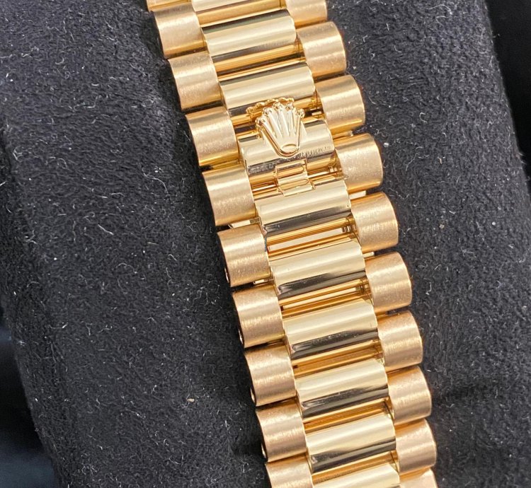 Rolex Day-date 40 New 2023 Unworn Day-date 40 President Yellow Gold Champagne Index Dial Diamond-set Bezel