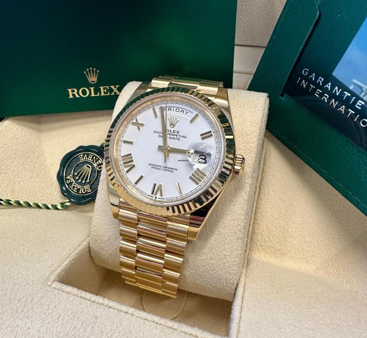 Rolex Day-date 40 New 2023 White Roman Dial Yellow Gold Fluted Bezel Jubilee Bracelet
