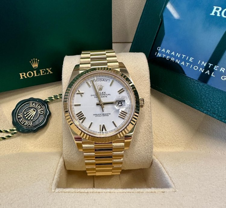 Rolex Day-date 40 New 2023 White Roman Dial Yellow Gold Fluted Bezel Jubilee Bracelet