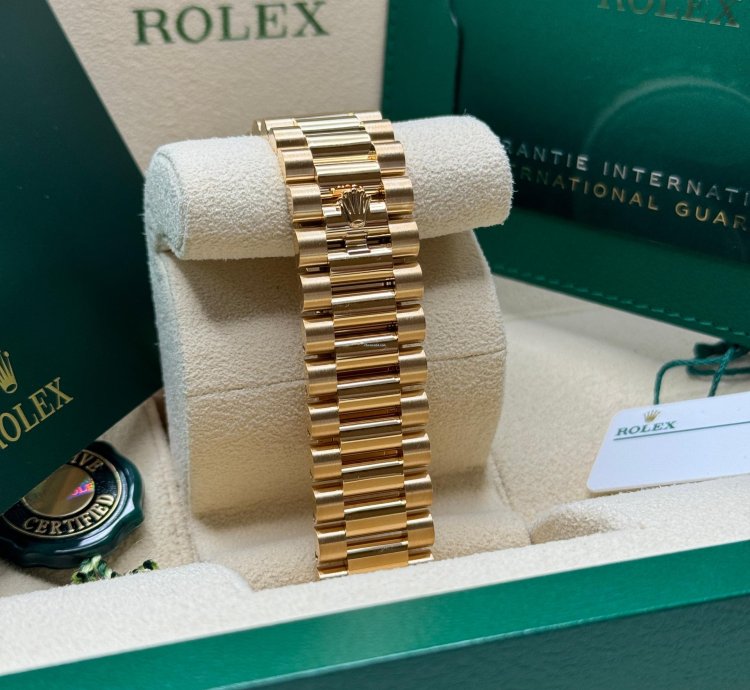 Rolex Day-date 40 New 2024 Black Dial Yellow Gold Fluted Bezel President Bracelet
