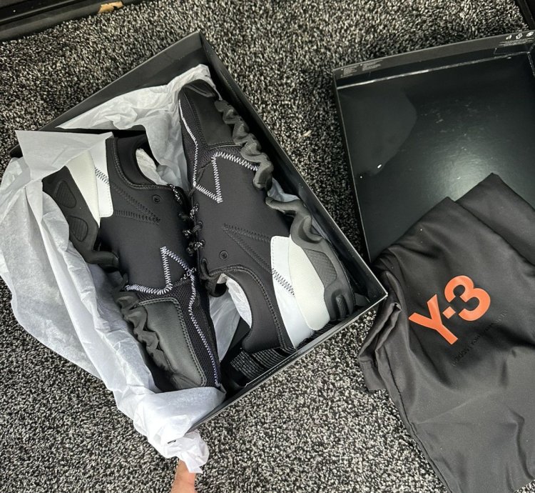 -3 Ekika Adidas