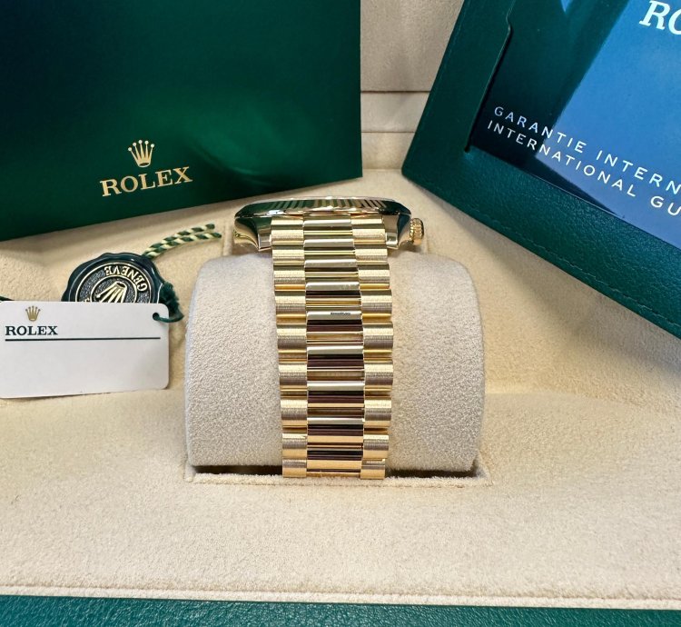 Rolex Day-date 40 New 2024 Black Index Dial Yellow Gold Fluted Bezel President Bracelet